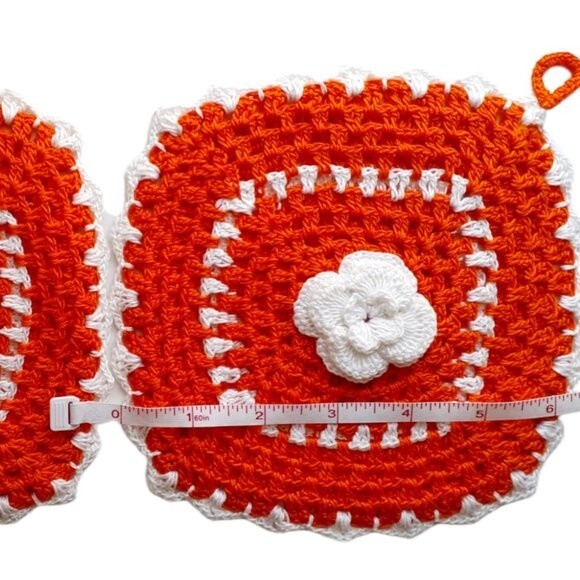 Hand Crocheted Pot Holders Hot Pads Trivet Flower White Orange S7.5" set of 2 - Picture 7 of 8